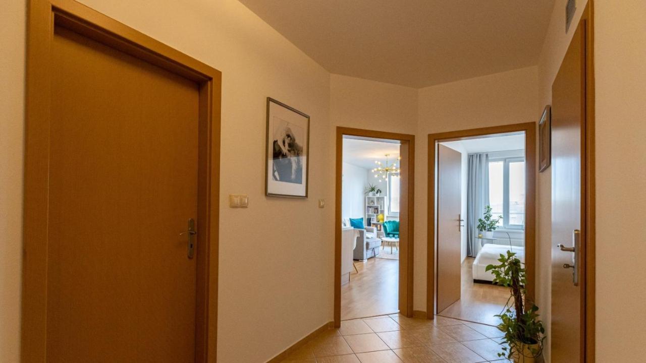 2 Room Apartment With Terrace, New Building, Jegeho Bratislava Luaran gambar