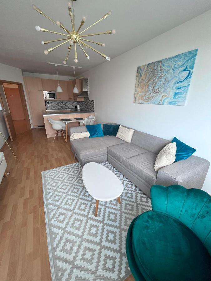 2 Room Apartment With Terrace, New Building, Jegeho Bratislava Luaran gambar