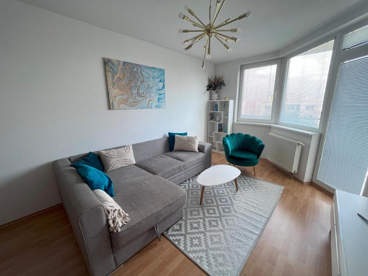 2 Room Apartment With Terrace, New Building, Jegeho Bratislava Luaran gambar